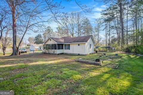 Single Family Residence in Villa Rica GA 305 Dallas Highway.jpg