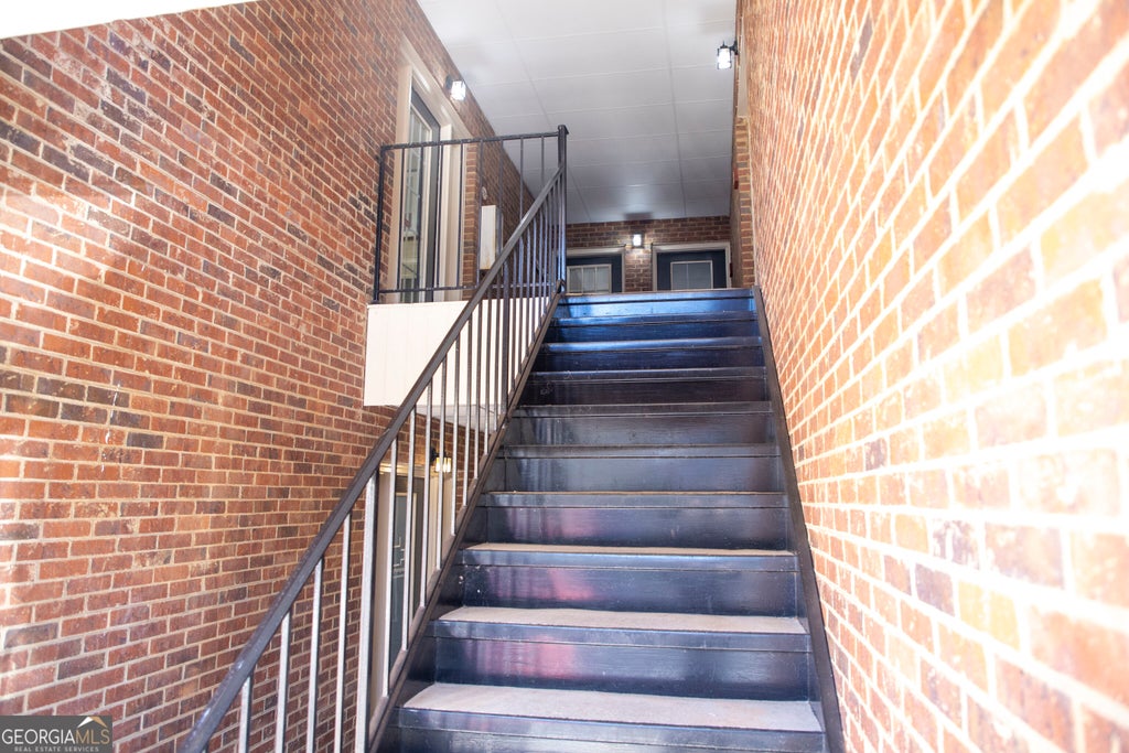 Photo of 425 E Crossville Road #STE 205, Roswell, GA 30075 (MLS # 10840479)