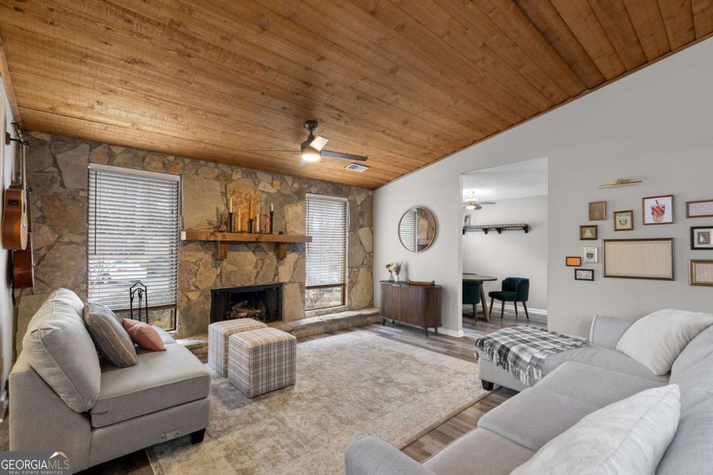 Photo of 810 Bonnie Glen Drive SE, Marietta, GA 30067 (MLS # 10755926)