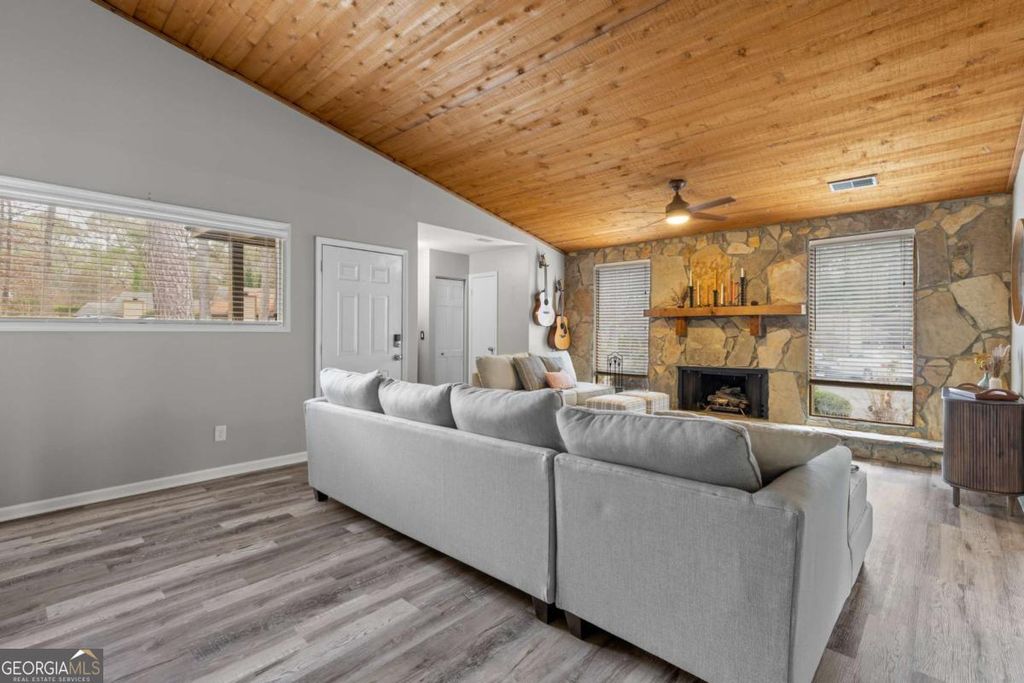 Photo of 810 Bonnie Glen Drive SE, Marietta, GA 30067 (MLS # 10755926)