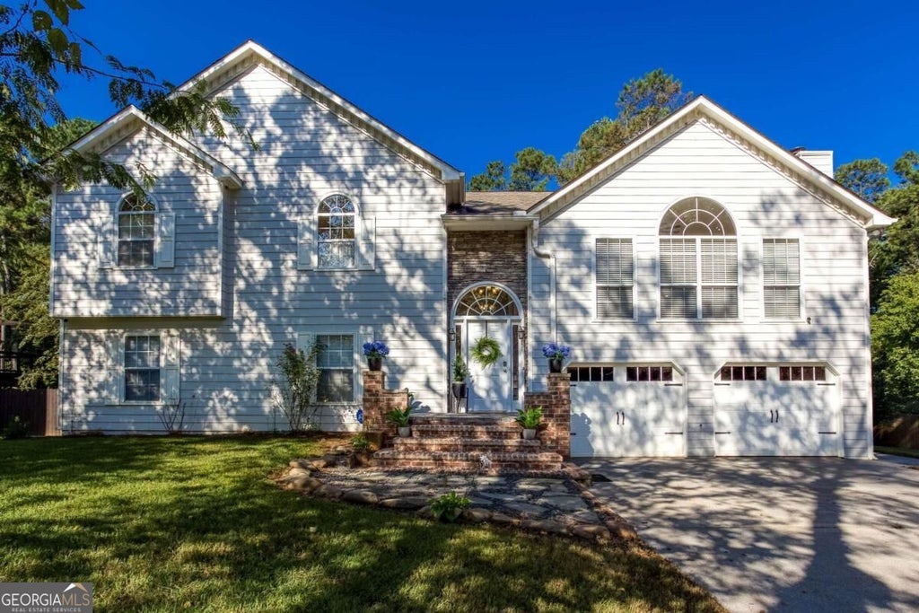 Photo of 207 Bennett Farms Trail, Acworth, GA 30102 (MLS # 10849250)