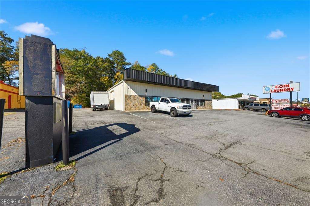 6843 HIGHWAY 85