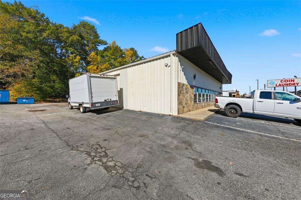 6843 HIGHWAY 85
