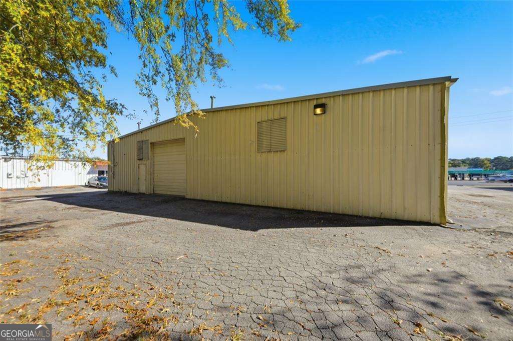 6843 HIGHWAY 85