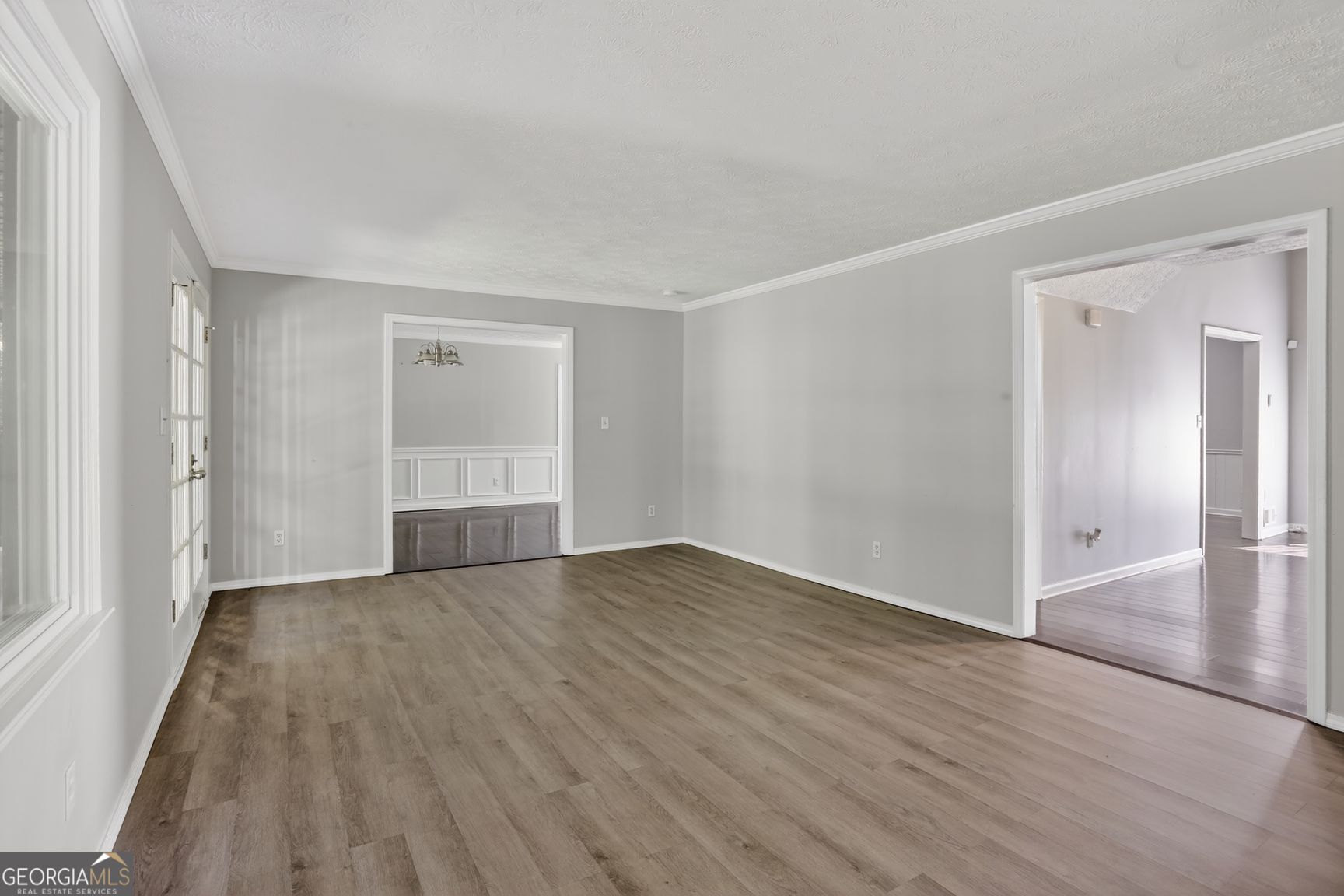 2223 Angela DR SW