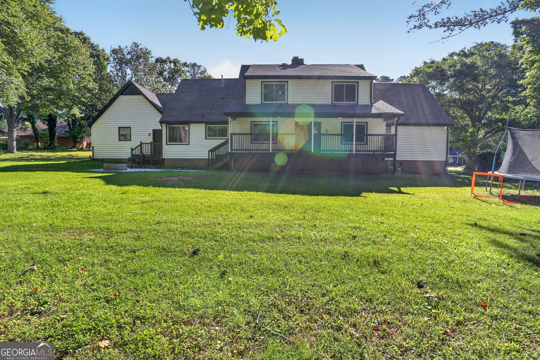 2223 Angela DR SW