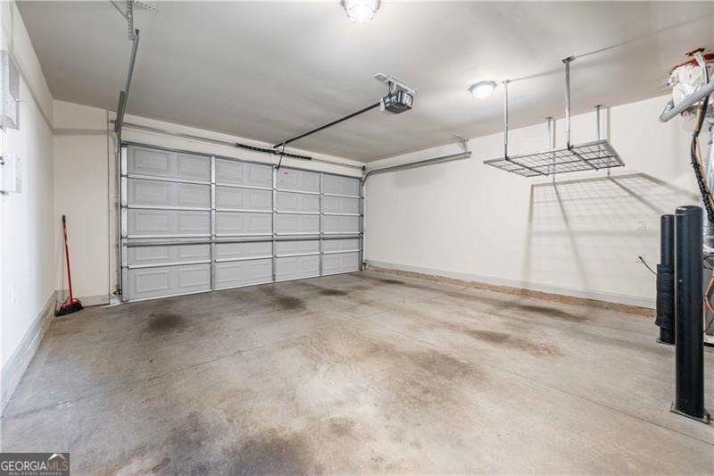 Atlanta, Georgia 30328, United States, 2 Bedrooms Bedrooms, ,4 BathroomsBathrooms,Residential,Active,90820