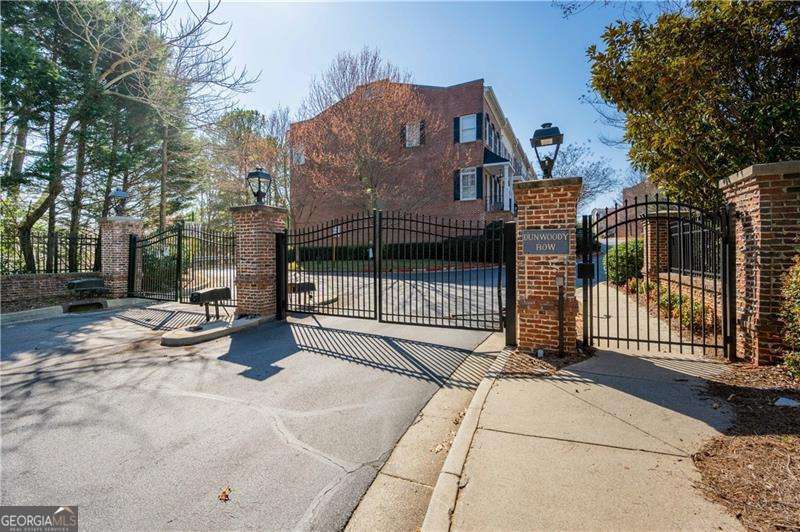 Atlanta, Georgia 30328, United States, 2 Bedrooms Bedrooms, ,4 BathroomsBathrooms,Residential,Active,90820