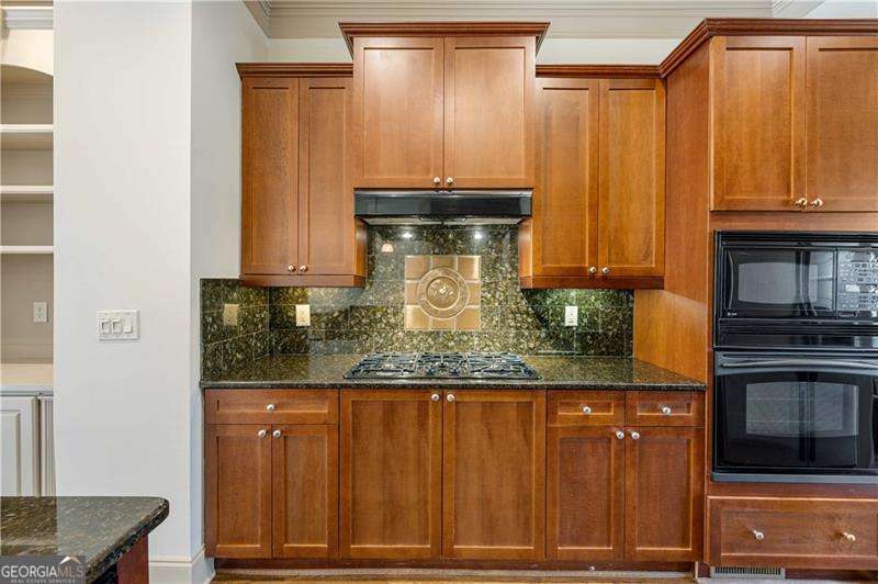 Atlanta, Georgia 30328, United States, 2 Bedrooms Bedrooms, ,4 BathroomsBathrooms,Residential,Active,90820