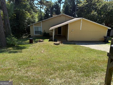 Photo of 5016 Comanche Court NW, Lilburn, GA 30047 (MLS # 10545728)