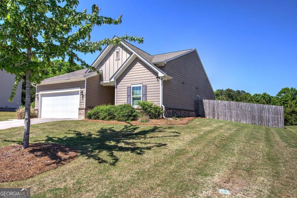 Photo of 102 Sorrento Drive NW, Cartersville, GA 30120 (MLS # 10736001)