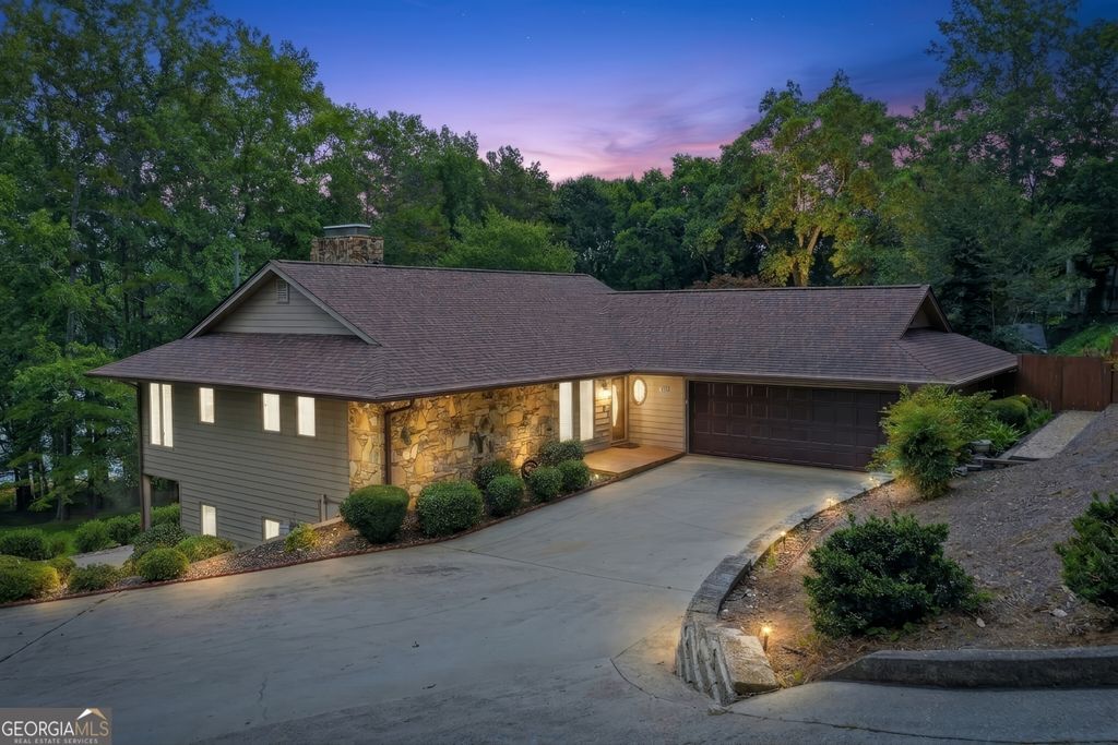 Photo of 1052 Lakemont Drive, Gainesville, GA 30501 (MLS # 10794839)