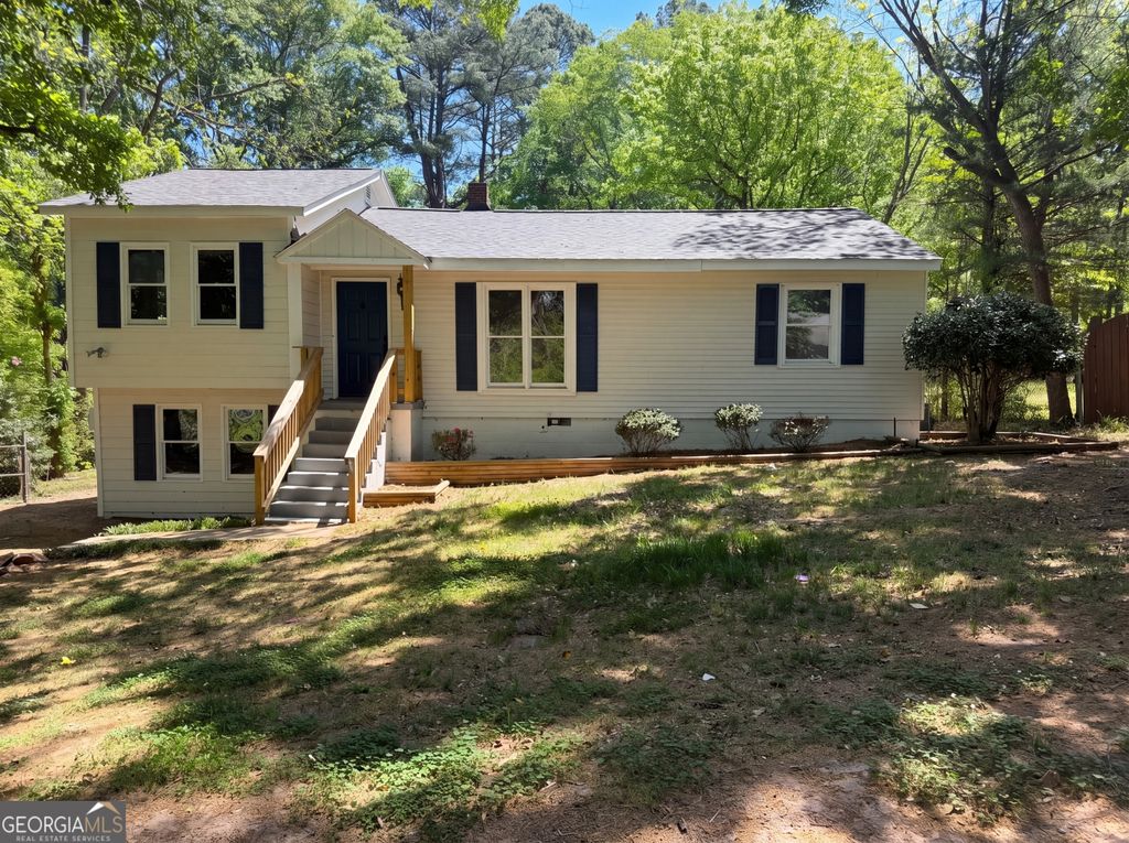 Photo of 2043 White Oak Circle NW, Kennesaw, GA 30144 (MLS # 10741285)