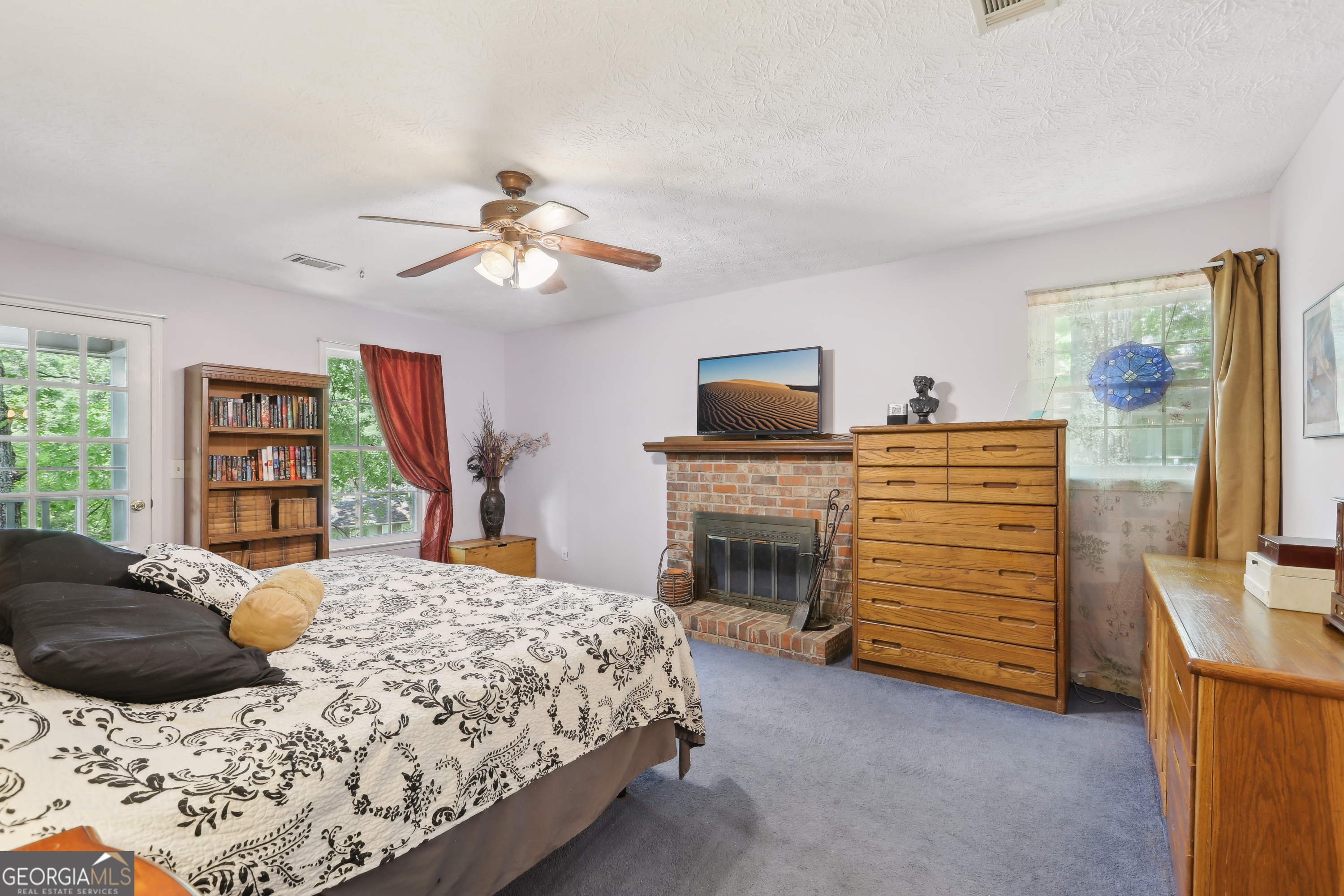 Village North Highlands - Residential
