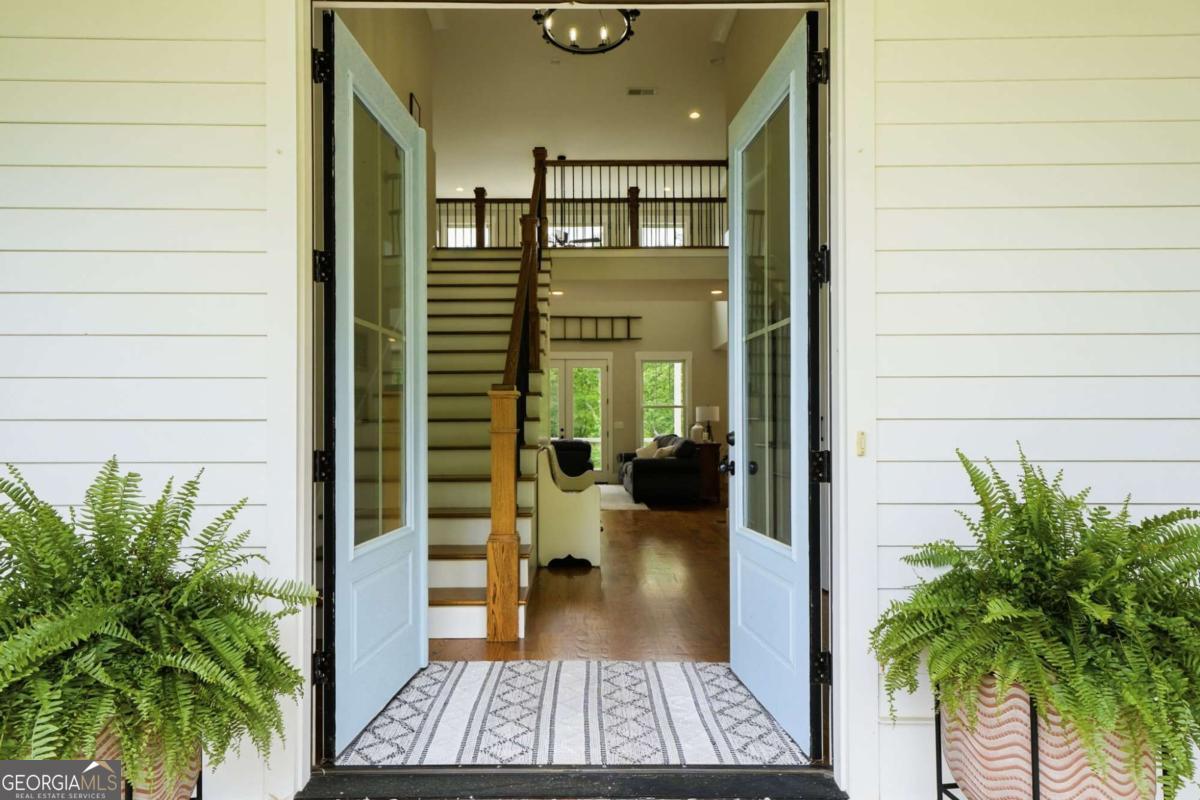 180 Laurel Ridge LN