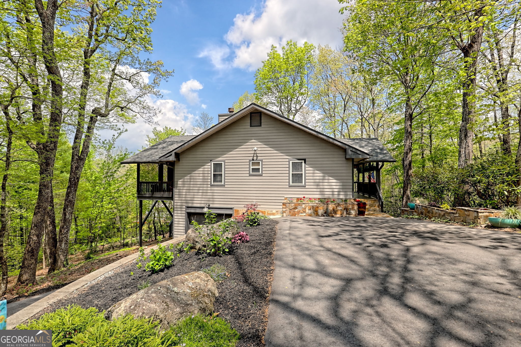 160 Dalton DR
