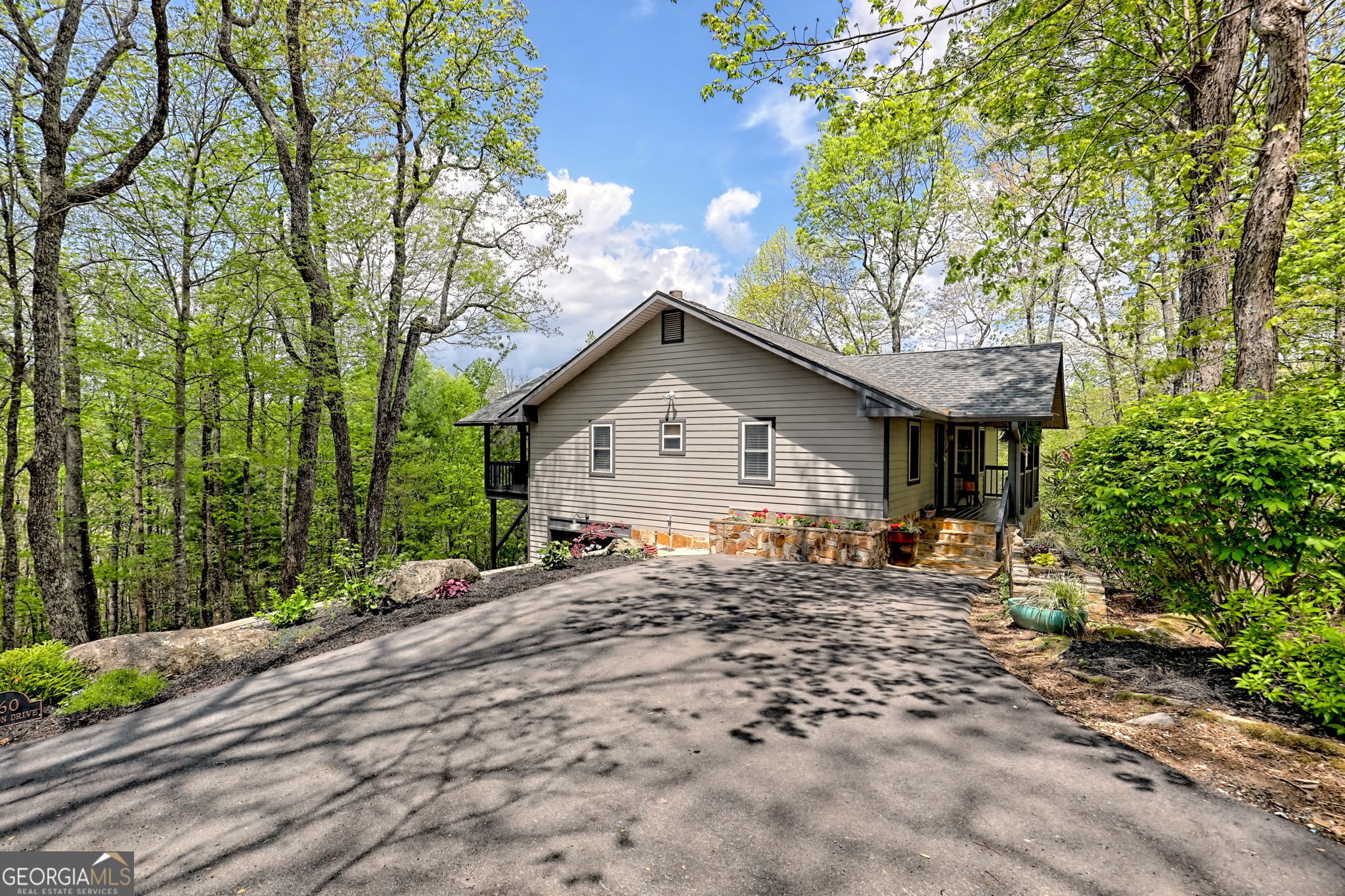 160 Dalton DR