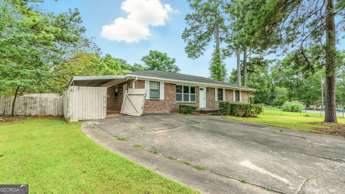 1809 Rock Cut PL