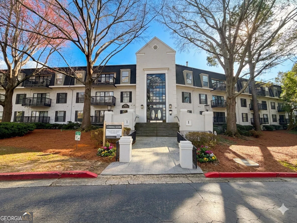 1114 Pine Heights Drive NE