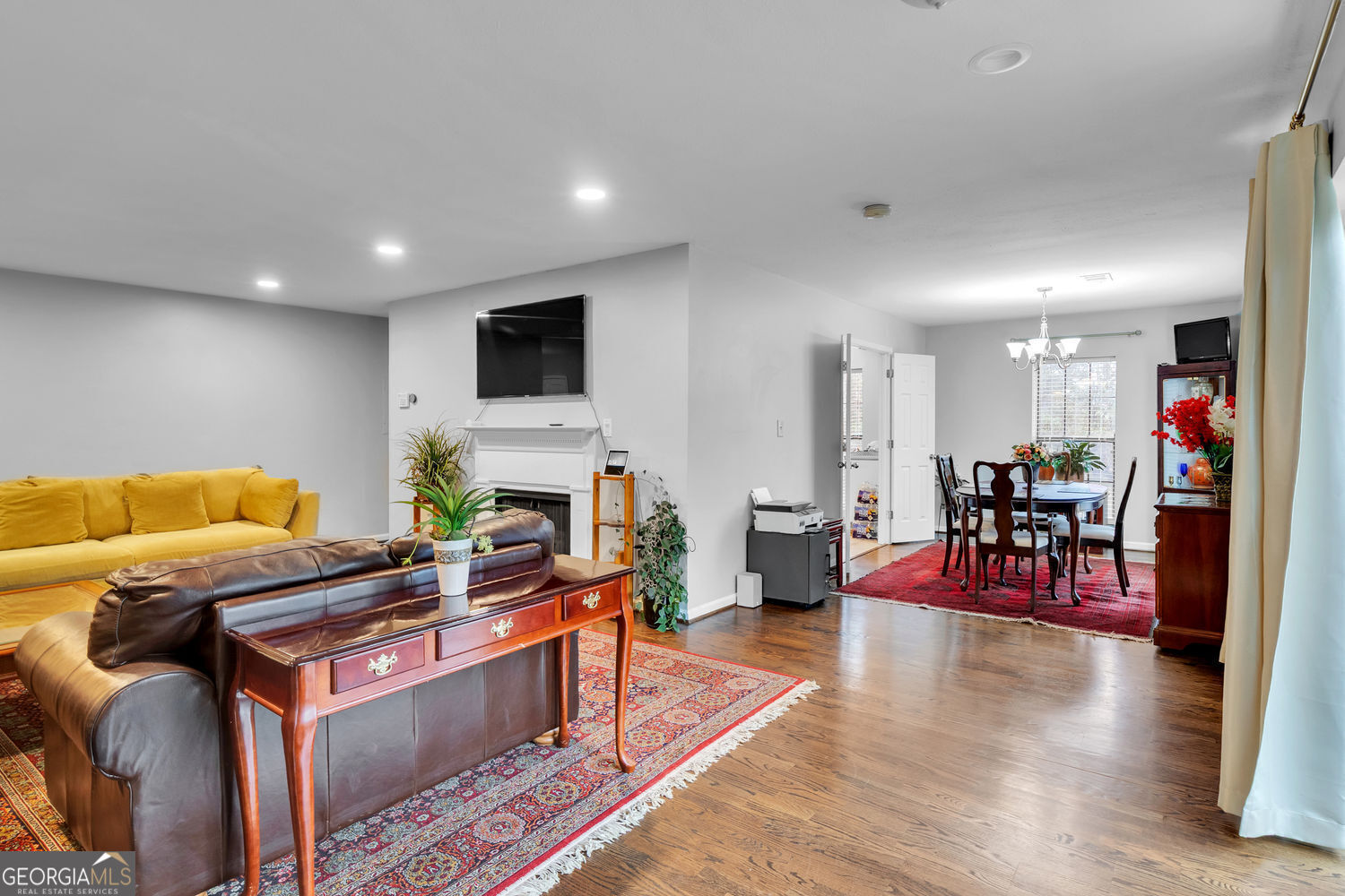 1114 Pine Heights DR NE