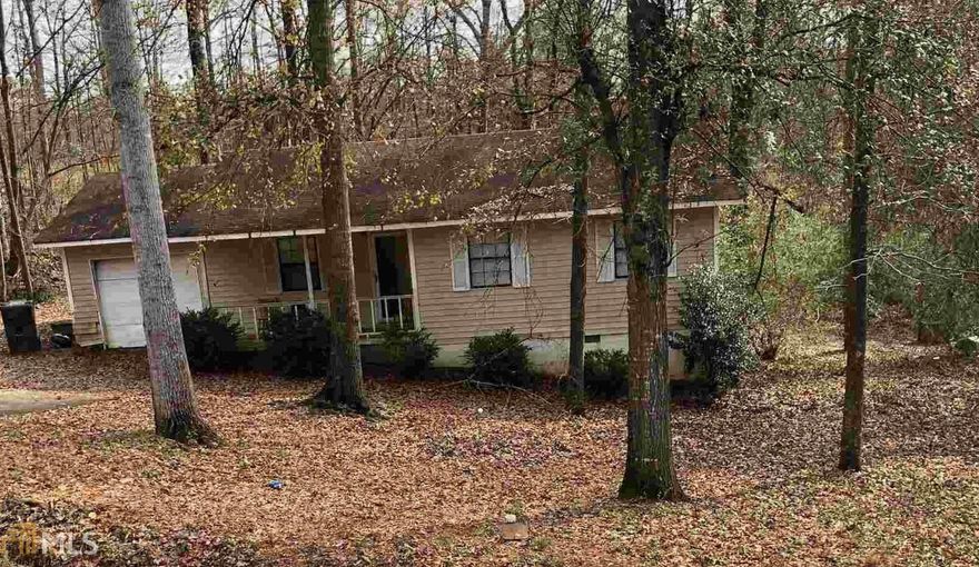 This is a perfect starter, retirement or investment home.  The house is in good condition and is situated on a beautiful wooded lot.  The owners are motivated to sell and it is definitely priced to go quick!  Please call right away to ensure this house can be yours!