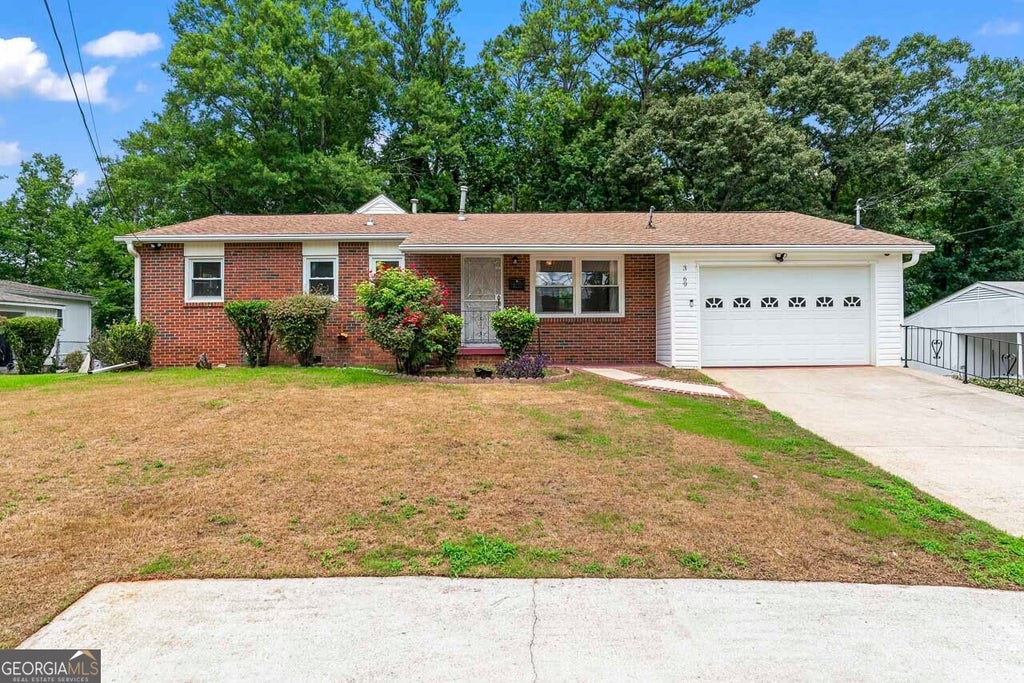 Photo of 3769 Amber Road NW, Atlanta, GA 30331 (MLS # 10814442)