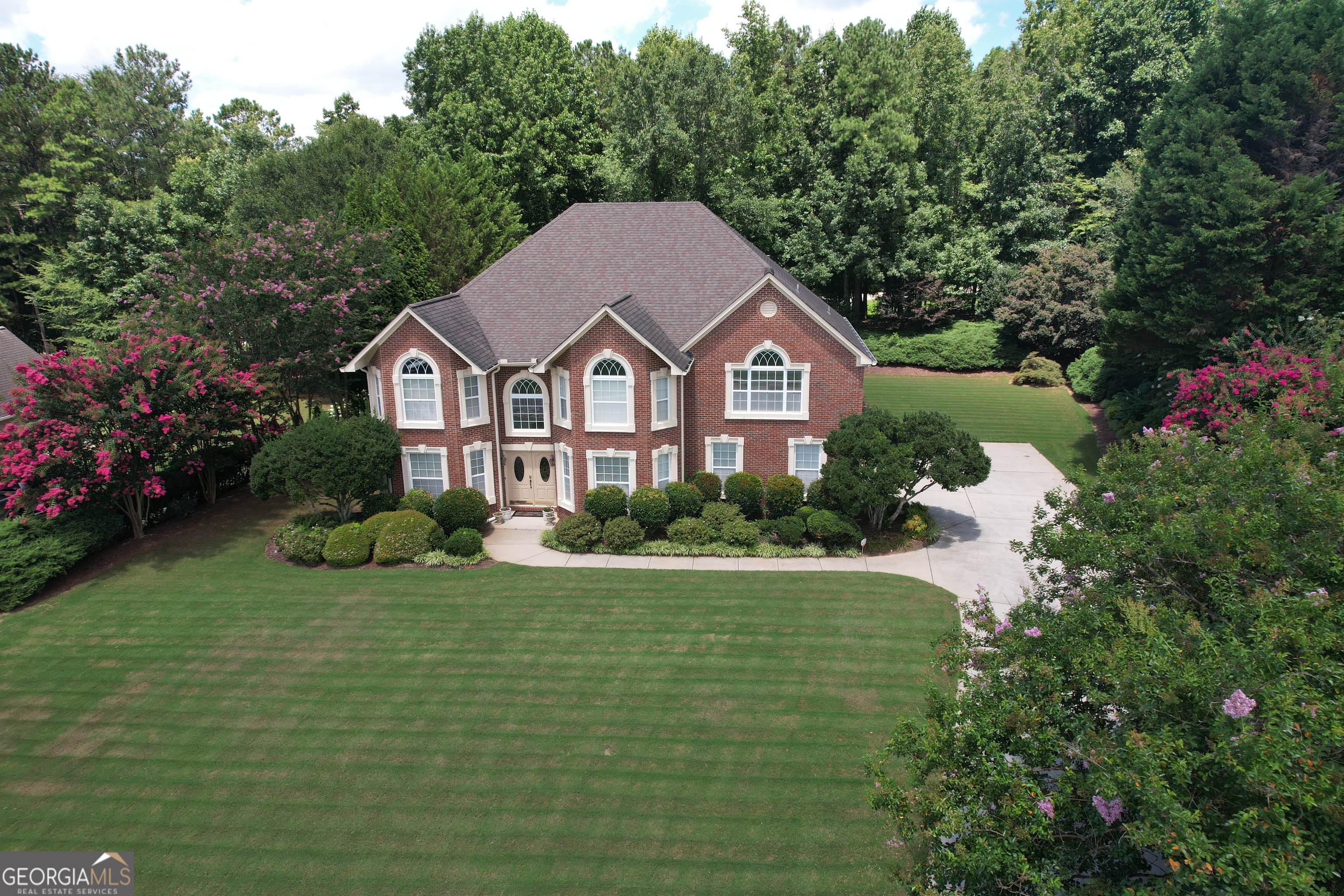 305 Young James CIR