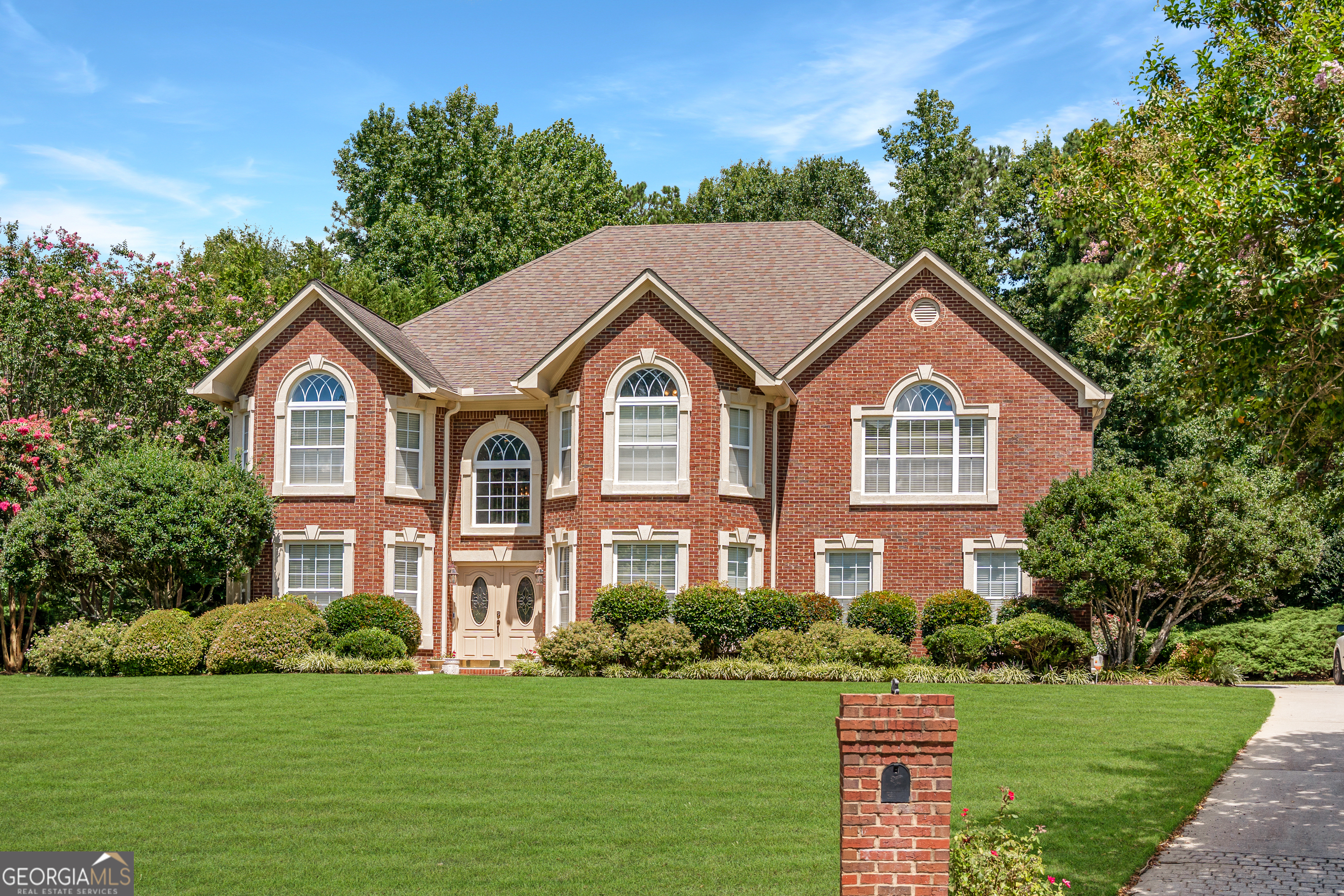 305 Young James CIR