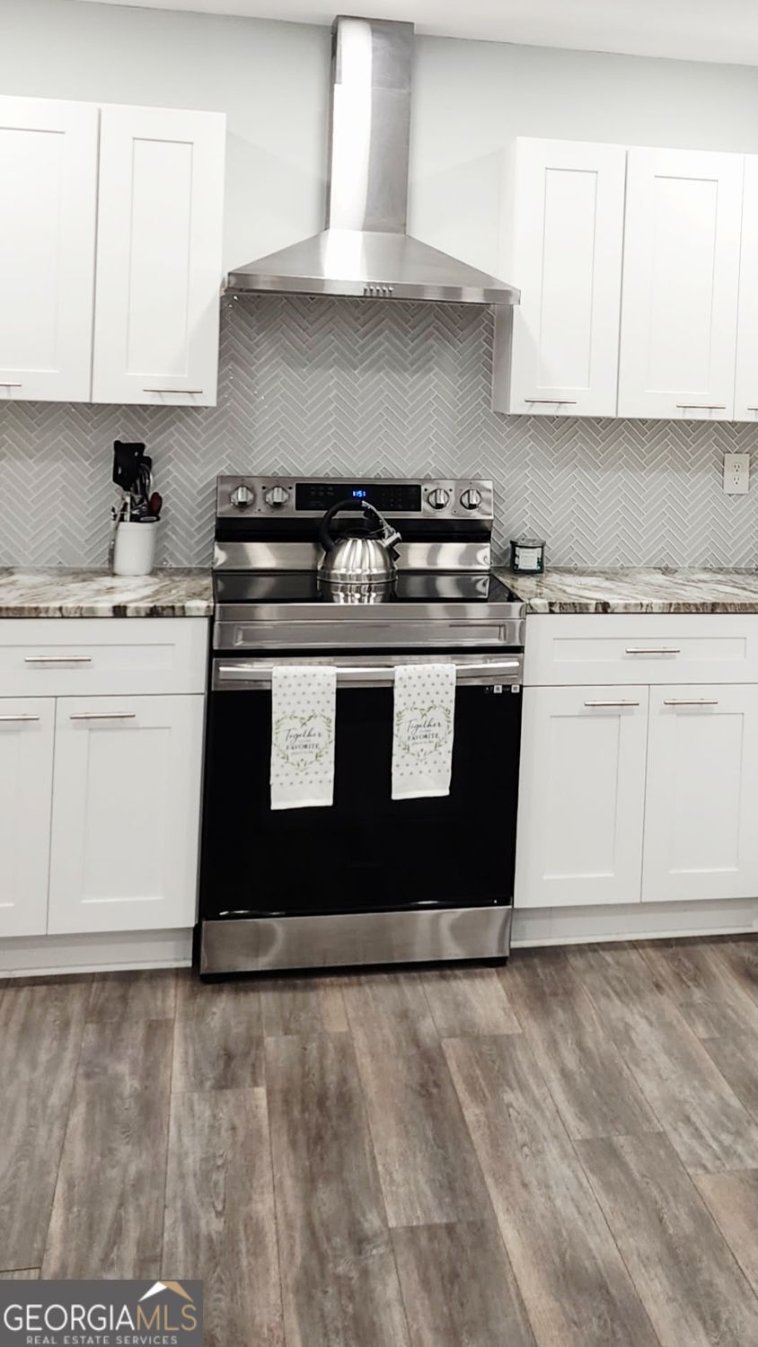 4058 Sweetbriar LN