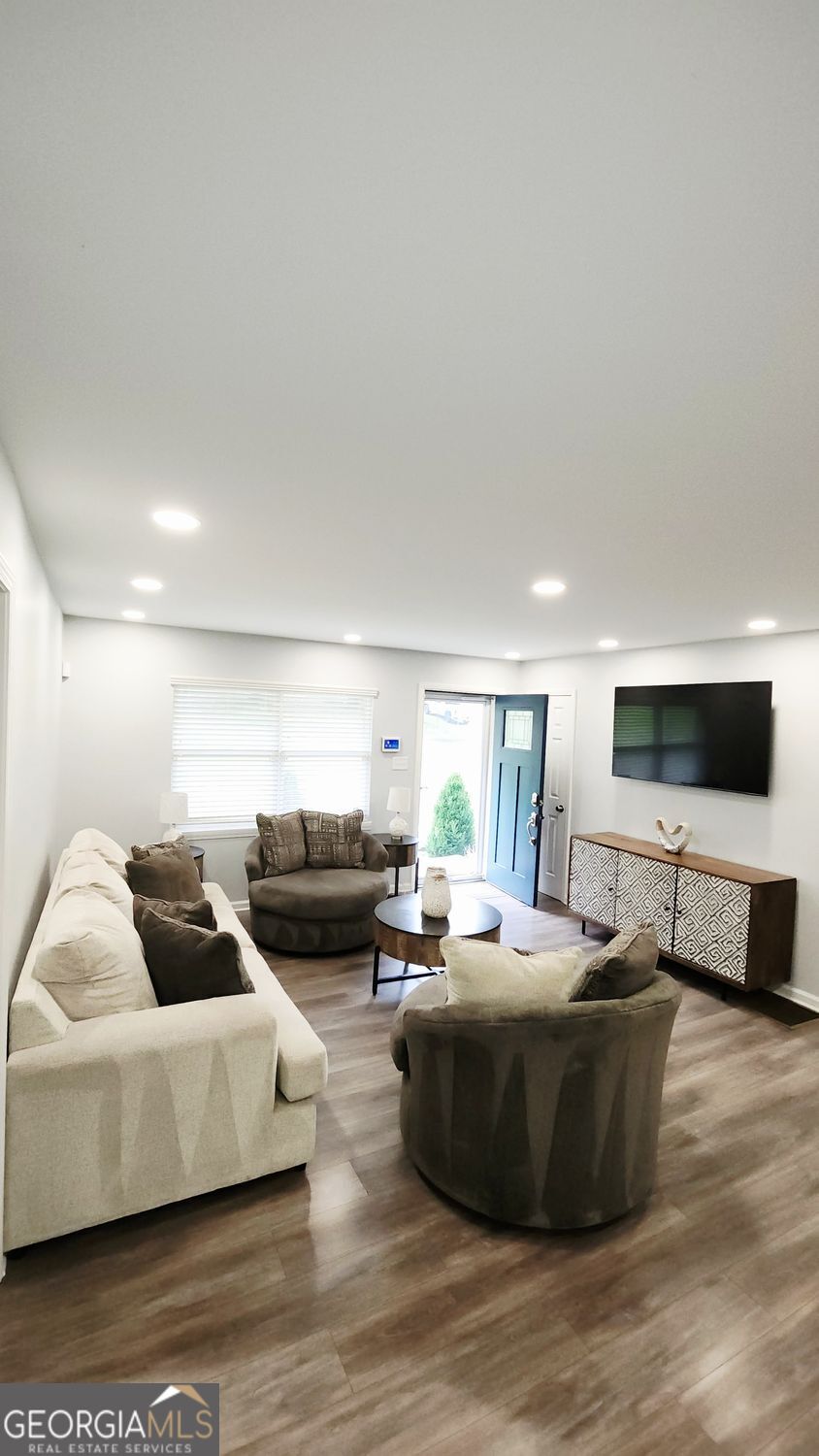 4058 Sweetbriar LN