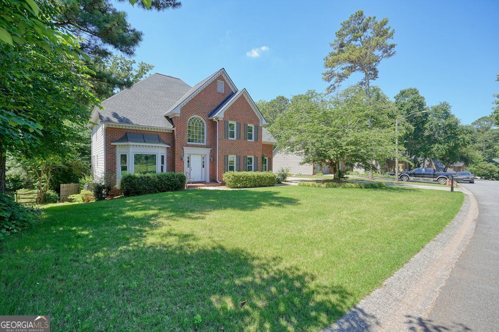 5819 Fairwood WALK
