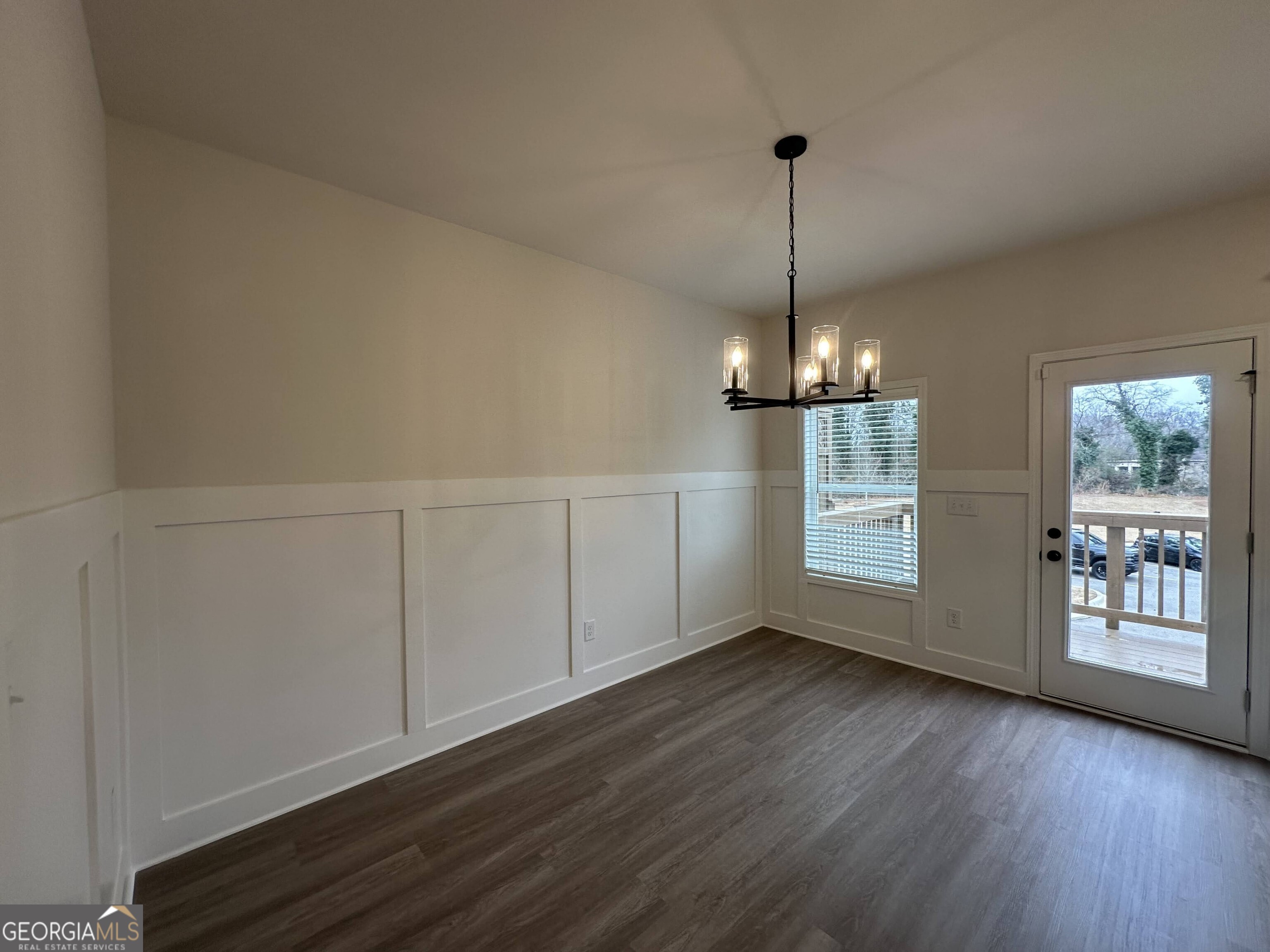 822 Glennferry RD SW