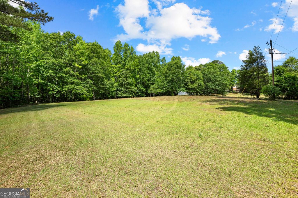 Photo of 2 Walton Drive, Fayetteville, GA 30214 (MLS # 10769215)