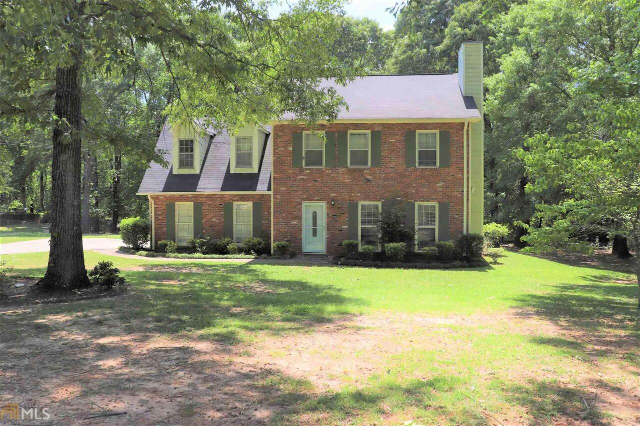 Amazing 4 bedroom, 2 1/2 bath home in Pool Community! Back patio with a yard for entertaining. Wood burning fireplace in Family Room. Separate dining room. Double ovens and separate cooktop. Stainless appliances. 2 car garage with plenty of room for storage. Oversized 4th bedroom perfect for teen, media room, or playroom. Engineered wood floors throughout. Call me today for your private tour!
