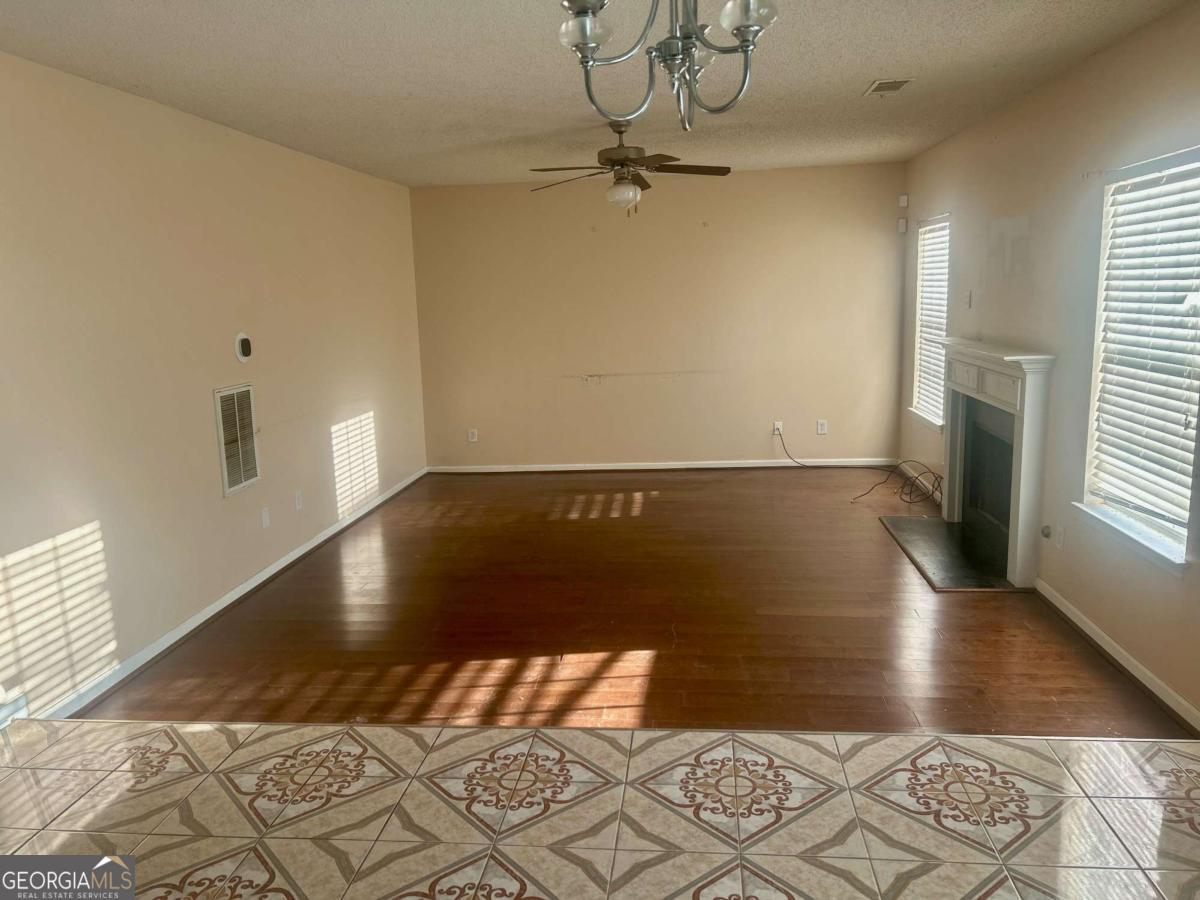 1909 Sawgrass DR