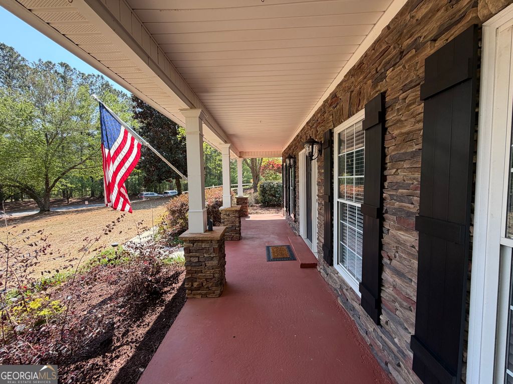 Photo of 15 Wellington Manor, Sharpsburg, GA 30277 (MLS # 10727960)