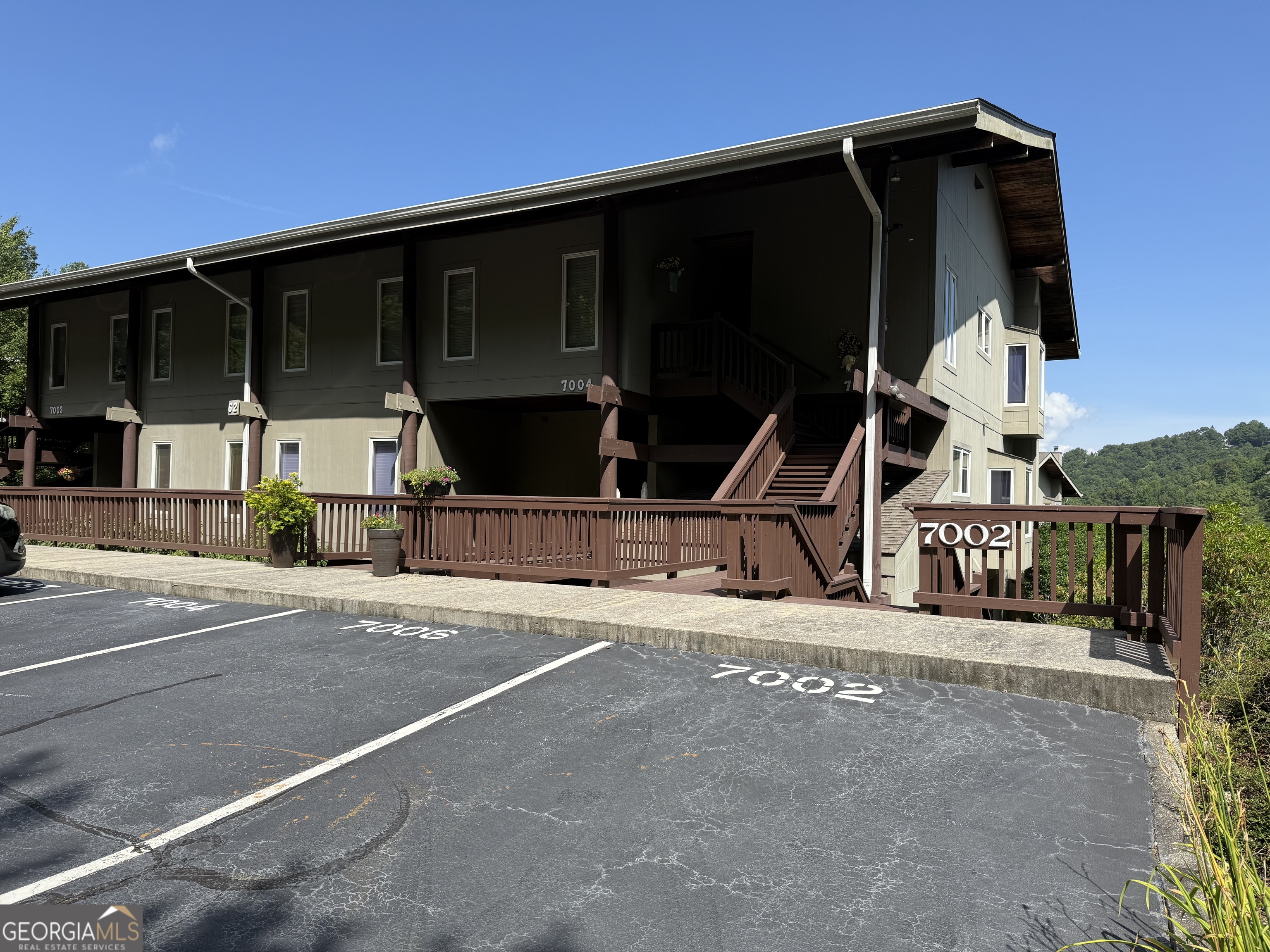 Escape to the mountains in this charming 2-bedroom, 2-bathroom condo in the heart of Sky Valley, Georgia! This updated condo offers a perfect blend of comfort and convenience, with easy access to all the amenities and attractions this desirable mountain community has to offer. Features: 2 bedrooms, 2 bathrooms: Plenty of space for you and your guests. Mountain Views: Enjoy mountain scenery from your private patio. Recently Updated: Experience modern living with recent renovations. Patio: Relax and enjoy the fresh mountain air. Community Amenities: Take advantage of private use pool, and club house. Location: Sky Valley, Georgia: Nestled in the Blue Ridge Mountains, offering a cool climate and stunning views. Inside Sky Valley Resort: Enjoy easy access to golf, hiking trails, pickleball and many other recreational activities. Don't miss this opportunity to own a piece of paradise in Sky Valley!
