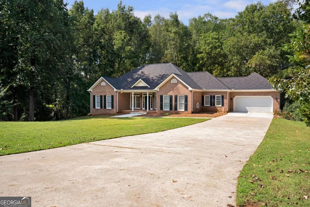 Photo of 759 stoneview Drive, Hoschton, GA 30548 (MLS # 10853302)