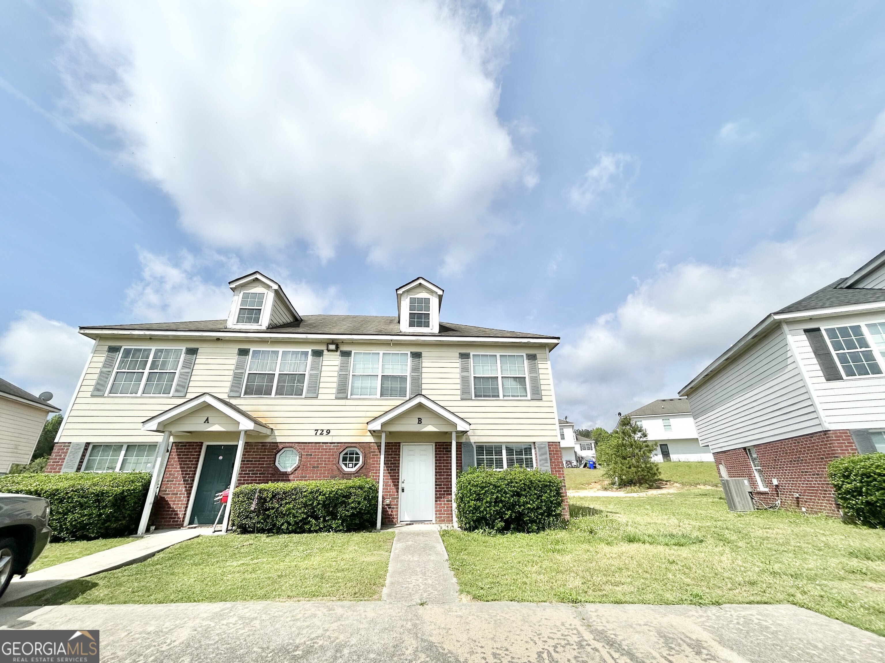 Discover the charm of this beautiful home, featuring modern finishes and sleek stainless steel appliances. A perfect blend of style and comfort, ready for you to call home!