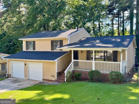 6061 Tina LN Rex GA 30273