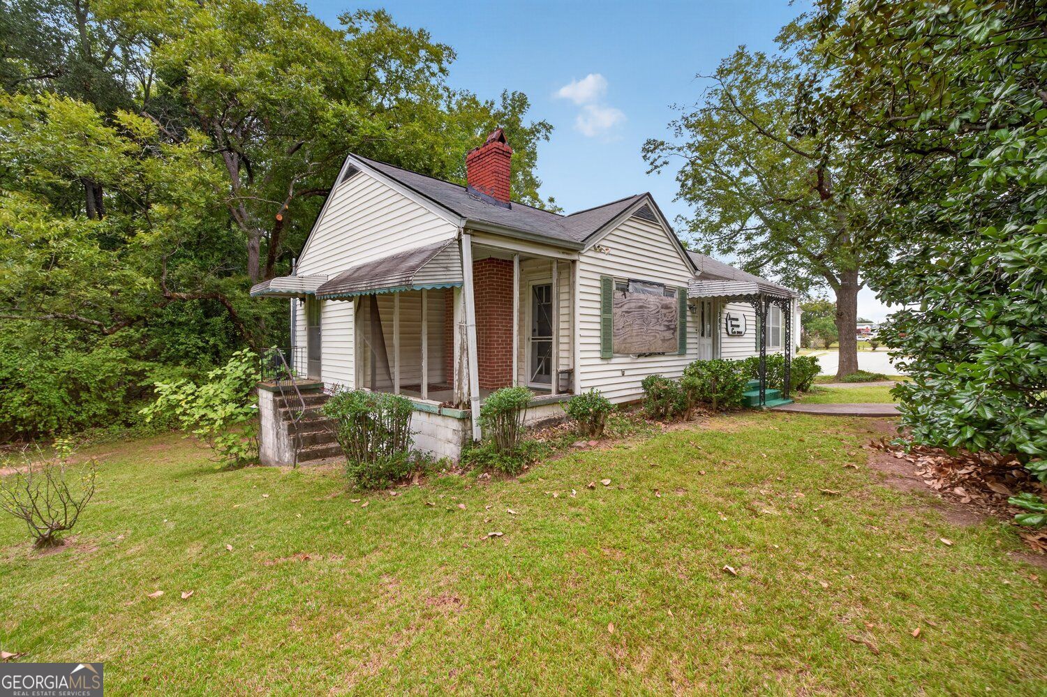 381 Conyers RD