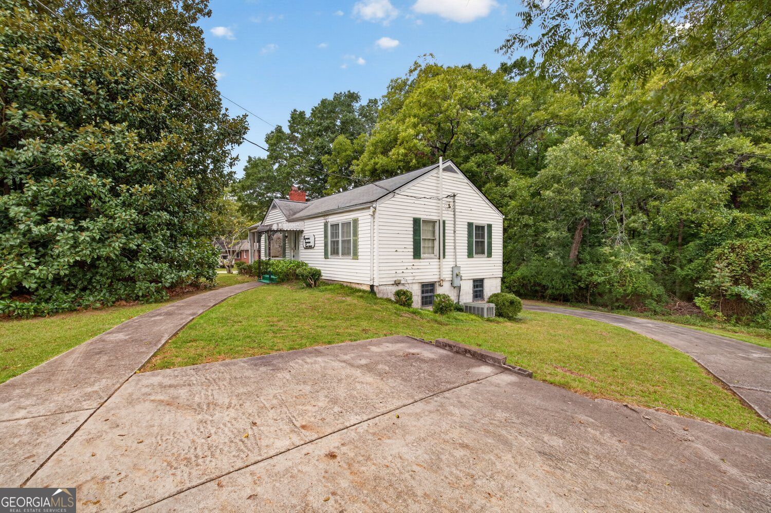 381 Conyers RD