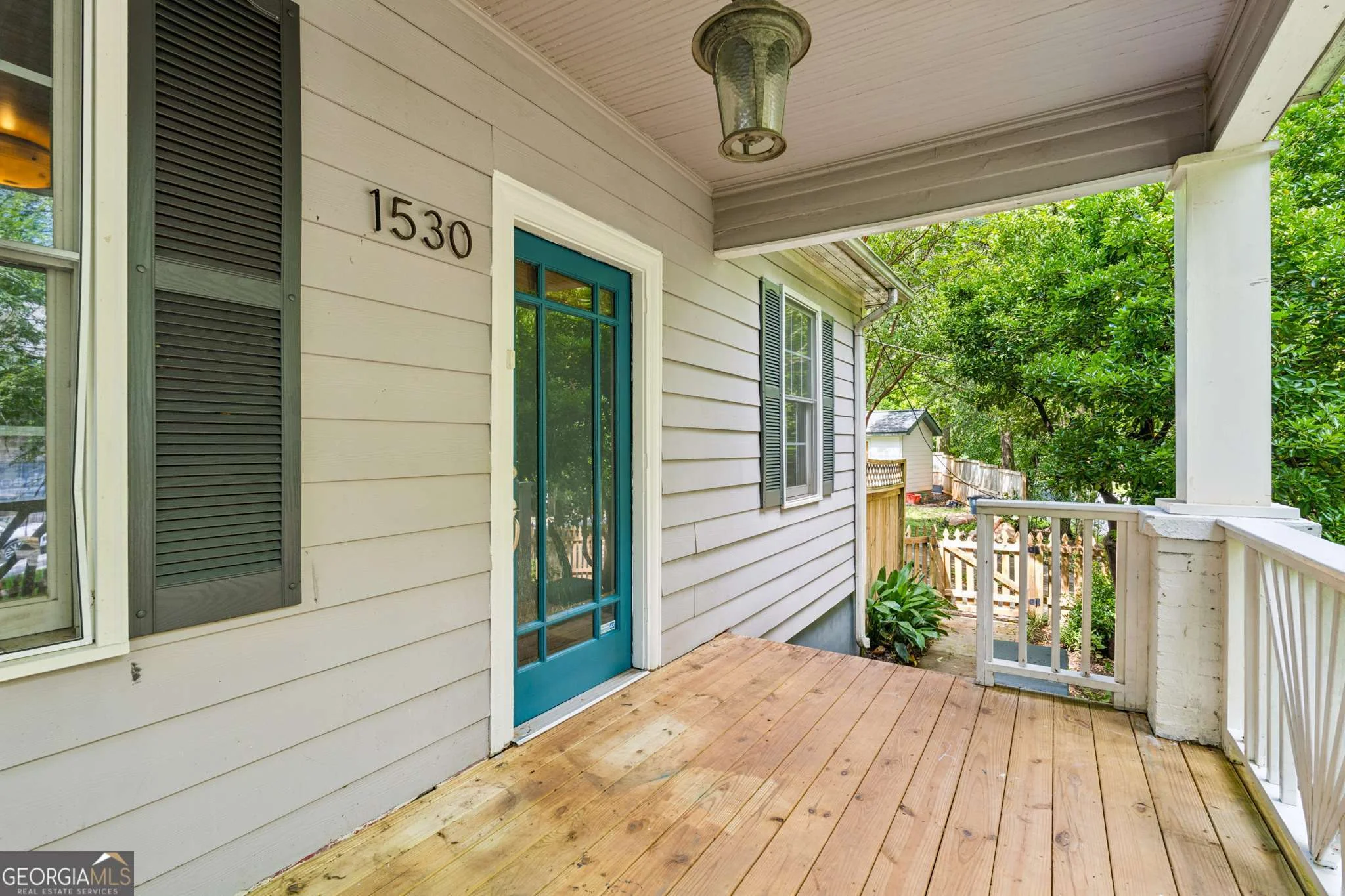 1530 Oakview Road