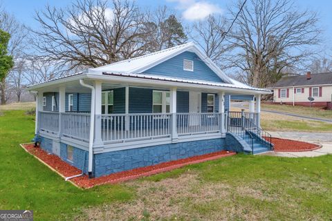 A home in Toccoa