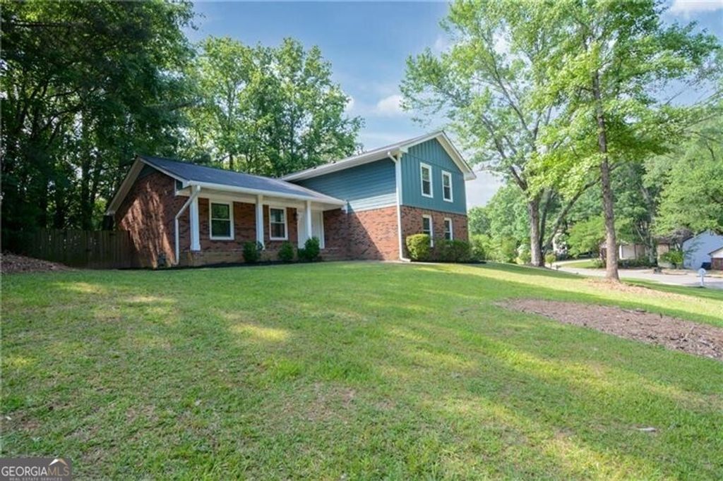 Photo of 140 Ansley Court, Roswell, GA 30076 (MLS # 10771545)
