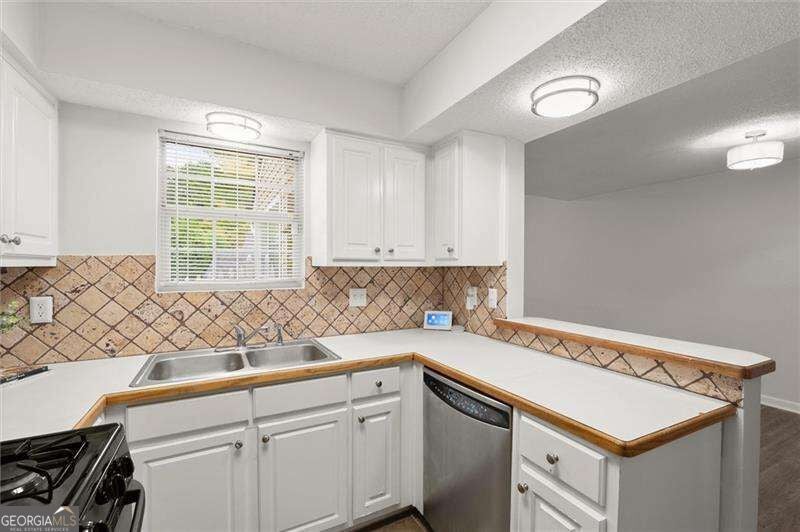 573 Picketts Bend CT