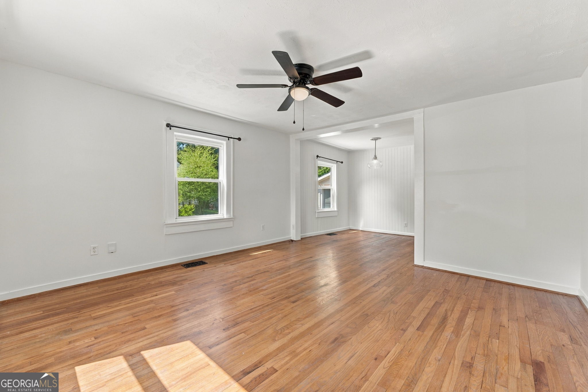 1666 May AVE SE