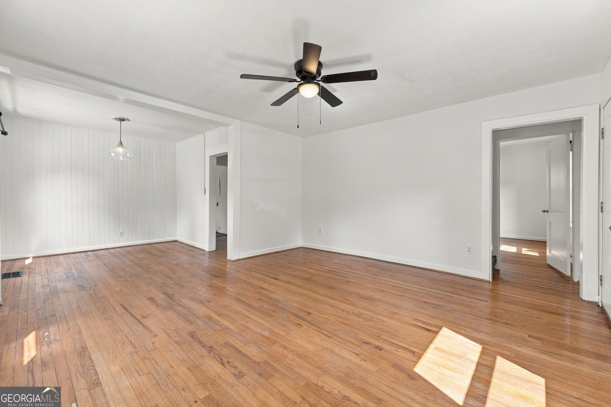 1666 May AVE SE