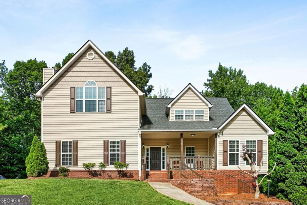 Photo of 176 Oak Leaf Drive, Carrollton, GA 30116 (MLS # 10839420)