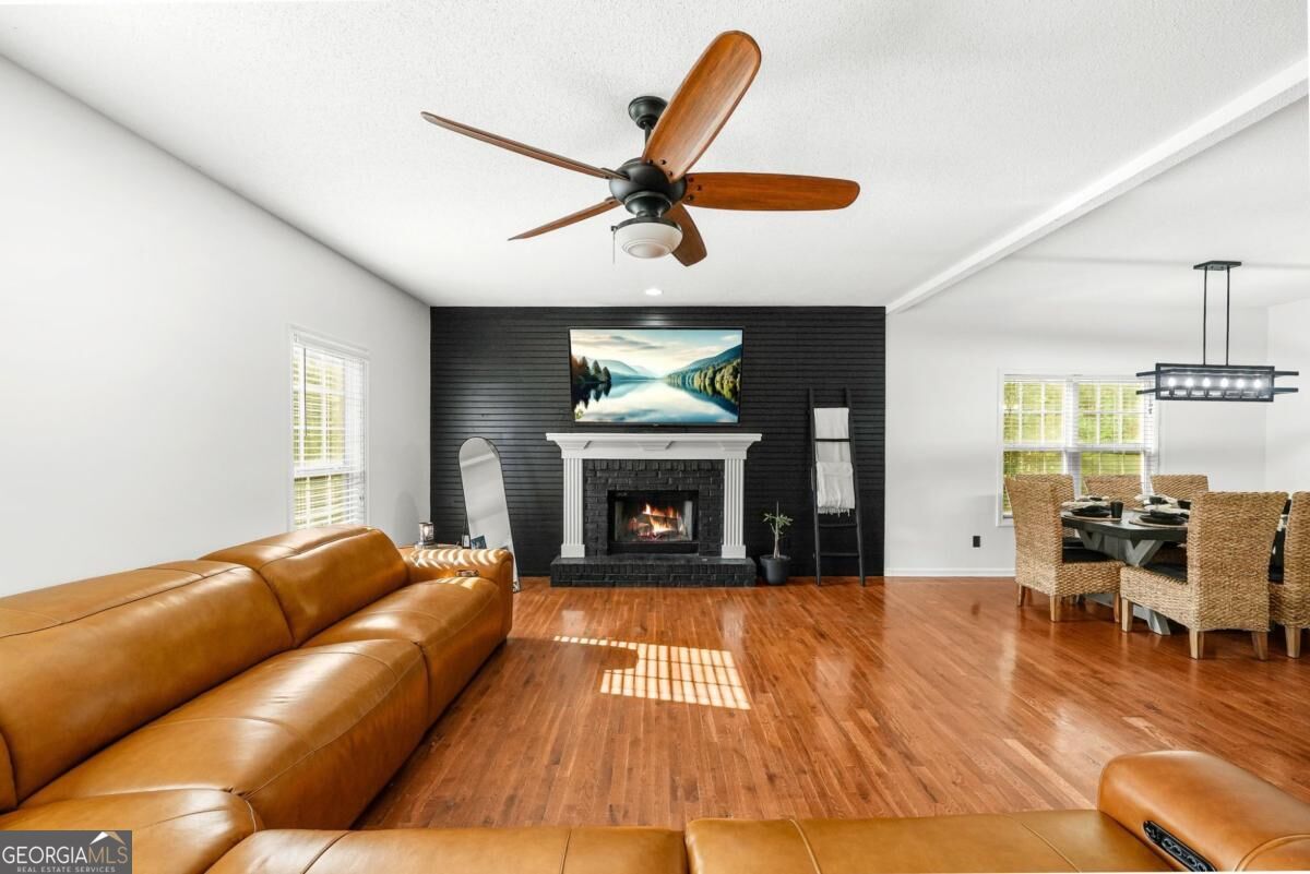 176 Oak Leaf DR